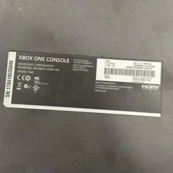 Xbox One Console Model 1540 Bundle - Picture 6 of 8